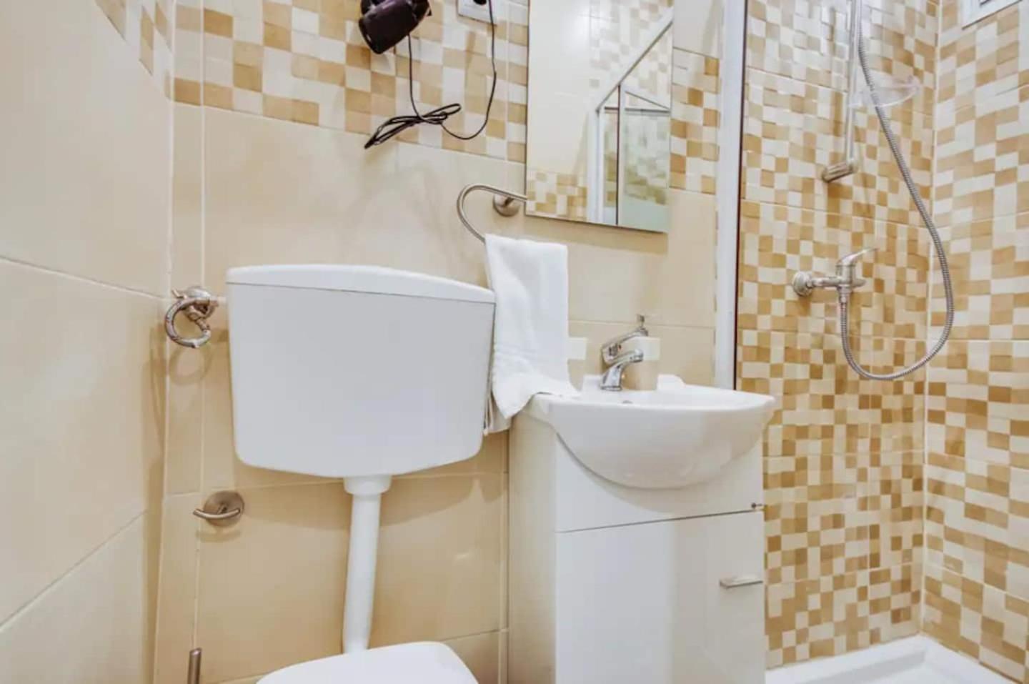 3 Bedroom Apartment In Baixa With River View Lisbon Luaran gambar