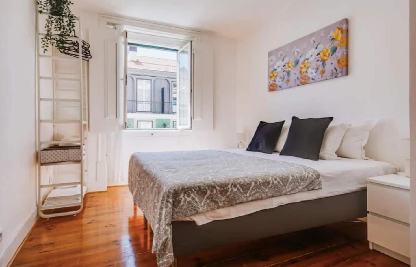 3 Bedroom Apartment In Baixa With River View Lisbon Luaran gambar